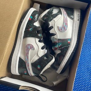 Jordan 1 mid size 6c